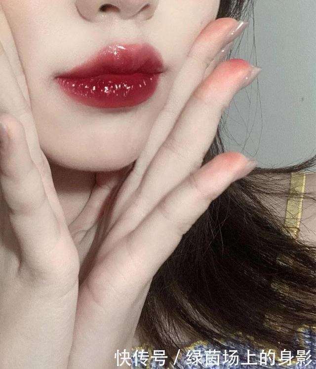 口红界|口红界的“扛把子”,mac106是断货王,阿玛尼405人手一只