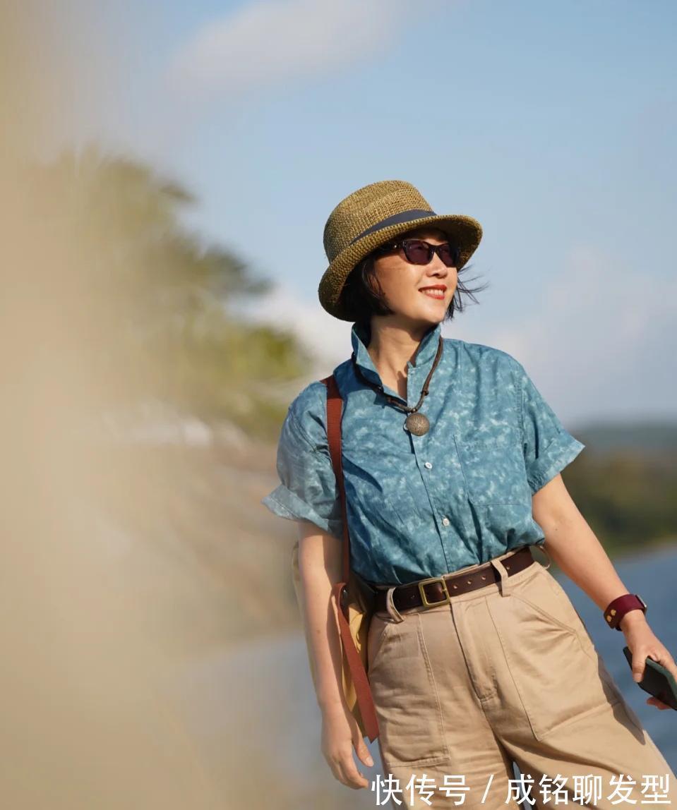 高雅|这对母女好似“姐妹花”,妈妈高雅女儿靓丽,优雅大气高级感满满