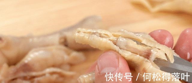 凤爪|麻辣无骨凤爪的做法,详细的去骨步骤,不吐骨头,一口一个真香!