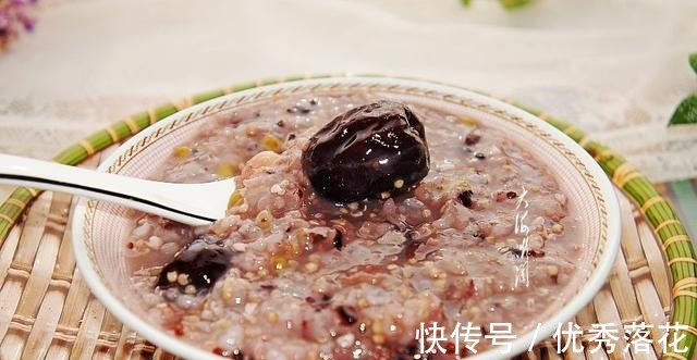 晚餐|夏天,晚餐就爱吃这粥,特别解暑,饱腹又润肠,皮肤也变好了!