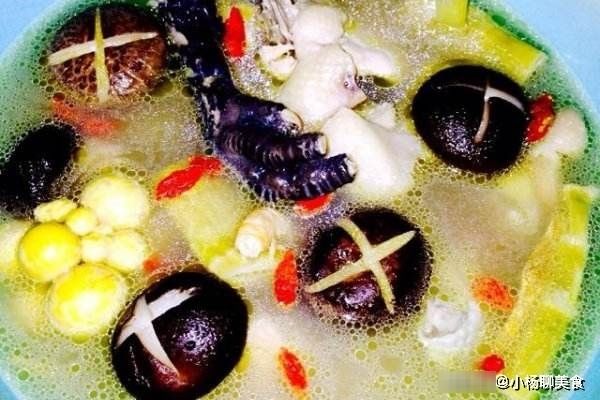 炖鸡汤，别再直接炖或者焯水了！方法都不对，难怪味道怪怪的