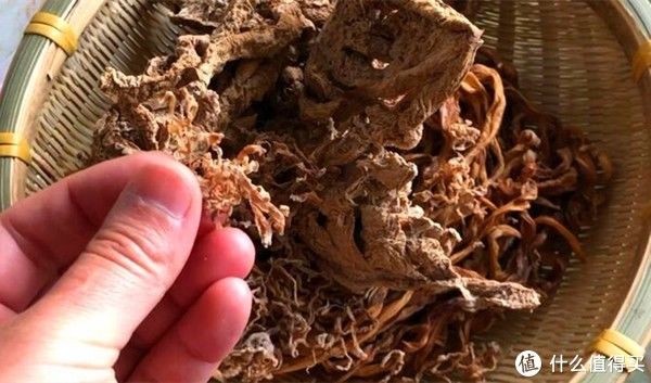  不起眼的菜，晒干后炖一锅上桌就扫光