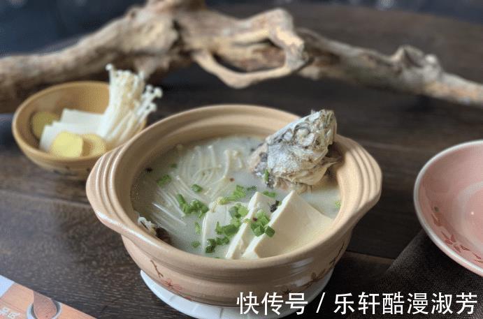 鲫鱼汤|家常鲫鱼豆腐汤的做法,简单快手,营养丰富,家人都爱吃
