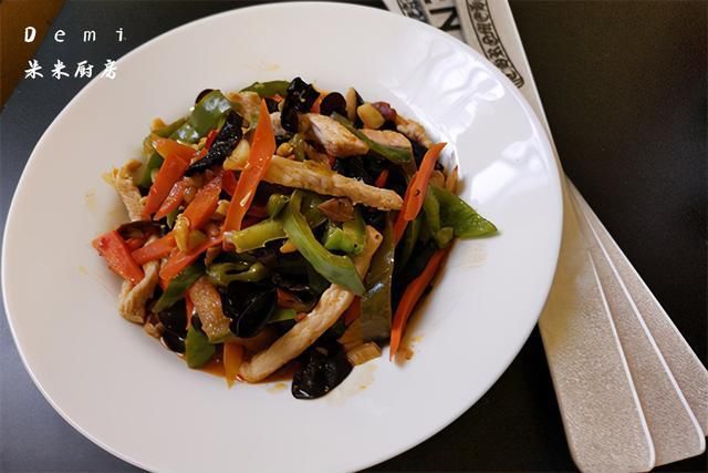 胡萝卜|鱼香肉丝的家常做法,鱼香汁记住比例43211,咸鲜酸甜刚刚好