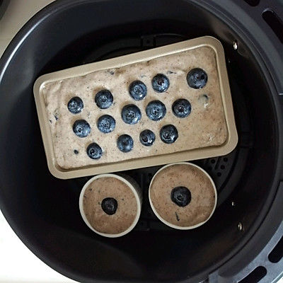 无油无糖杂粮爆浆蓝莓磅蛋糕