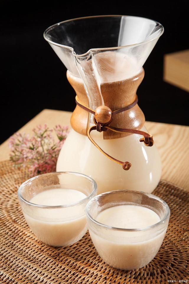 千里江陵看轻舟|鹧鸪天十阙:楼外清香卉几朵，千里江陵看轻舟