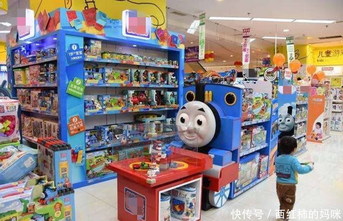 晓雅|父母经常把“太贵”挂嘴边,对孩子的伤害,比我们想象中的还要大