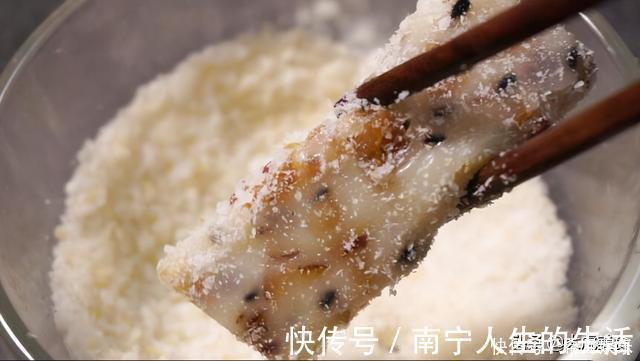 好馋人的糯米糕点，我家经常做，软糯香甜，吃着不上火