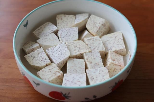 芋头|夏天排骨别红烧，蒸一蒸无油烟更健康，鲜香滑嫩，多吃也不上火