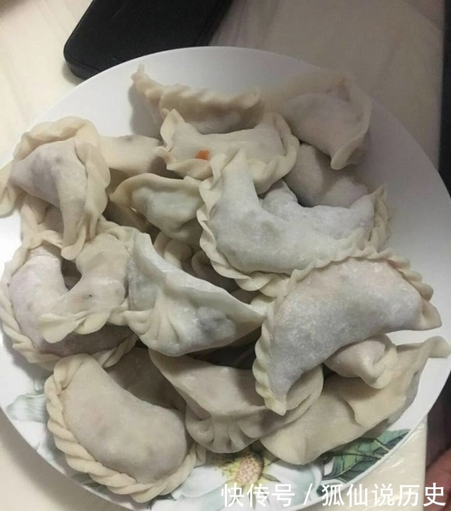 奇葩|当中国的饺子遇到吃饺子的老外,各种奇葩的吃法真的长见识了!