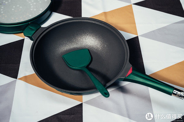 智能家居 篇二十八:炒菜蒸煮都在行的平底锅,帝伯朗菲尼雅系列不粘锅上手