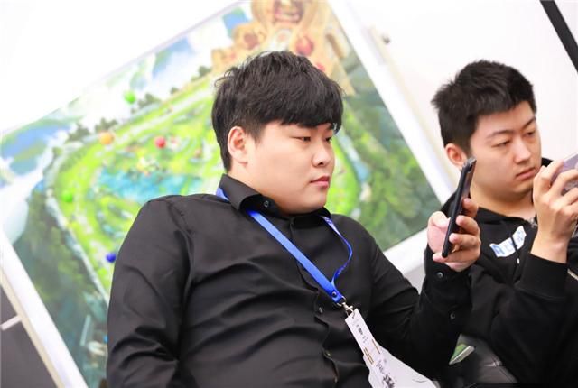 SK|SK认为DYG将拿到第一，称月光不行，月光服软：大概率打TS