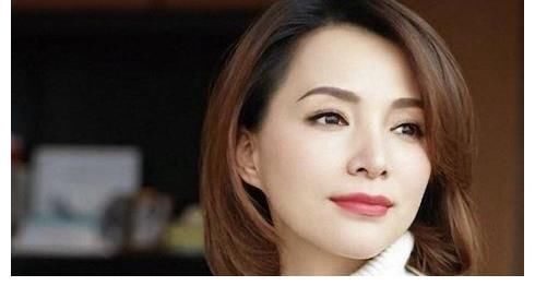 春晚|主持人程前老婆曝光，竟是我们熟悉的她，这就是离开董卿的理由吗