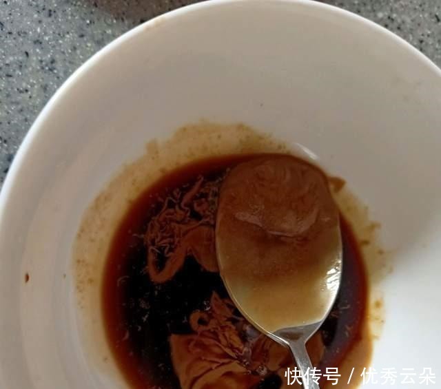 豆角与芝麻酱是好“搭档”,清爽爽口,酱汁飘香四溢