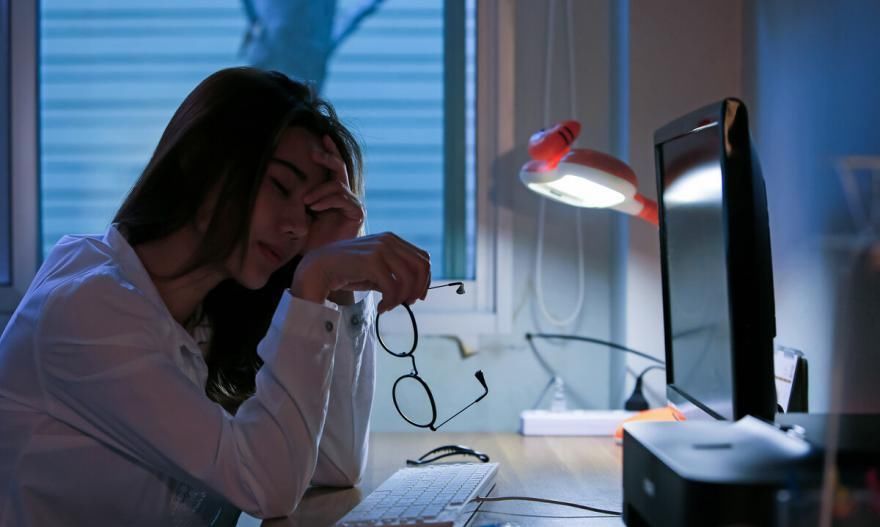 零食|失眠原来还能这样治?医生:坚持吃一种“零食”,晚上睡得香