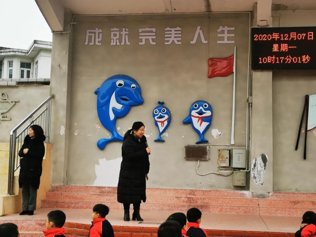  班级|璀璨的古诗词——银海学校1806班班级展示