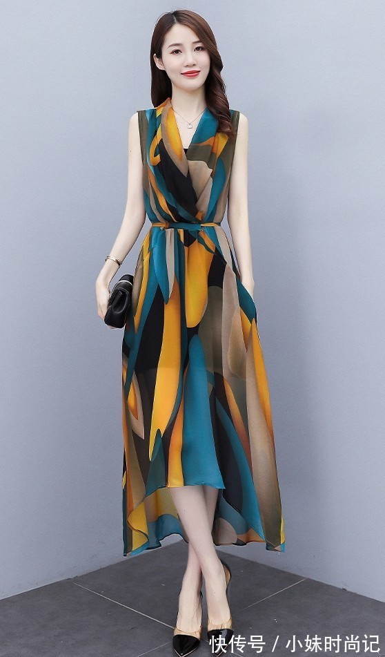 雪纺连衣裙|雪纺连衣裙,时尚偏爱,情有独钟