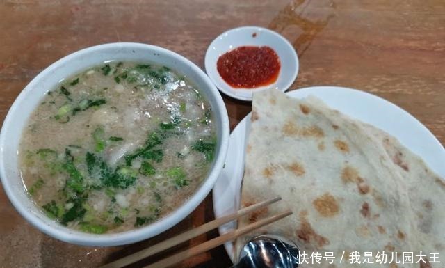 汤中|羊杂汤中什么最值钱别被商家坑了,量大不管用,有它才算羊杂汤