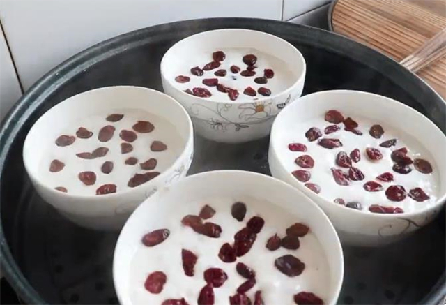 发糕不用出去买,配方教你在家就能做,口感软糯香甜,做法超简单