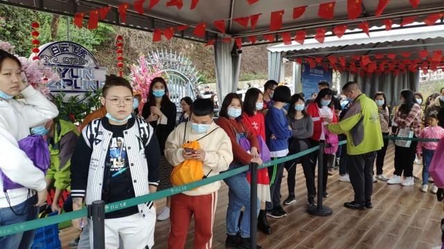 大年初一白云山登高受热捧