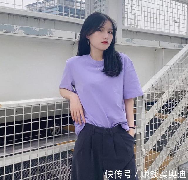 三木又穿火了一种流行色,叫“奶油紫”,显白又好看,黄皮都适合