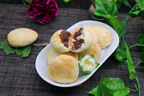 过年了，饼干别买，教你做红豆酥饼，酥脆可口，好看又健康！