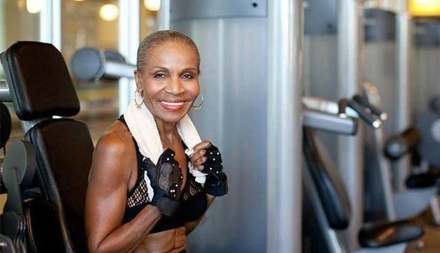 运动方式|50岁以后开始健身并不晚，但要量力而行，7个建议帮你安全健身