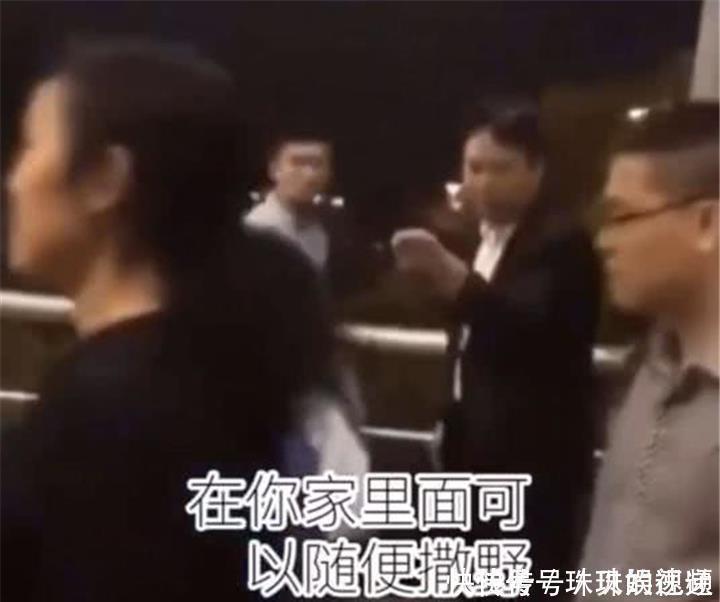 按键|熊孩子电梯“恶作剧”,奶奶护犊子讨人嫌,女孩巧妙“一招制胜”