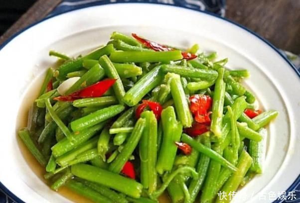 女性不想肚子鼓鼓,坚持吃3物,排毒清肠,抚平