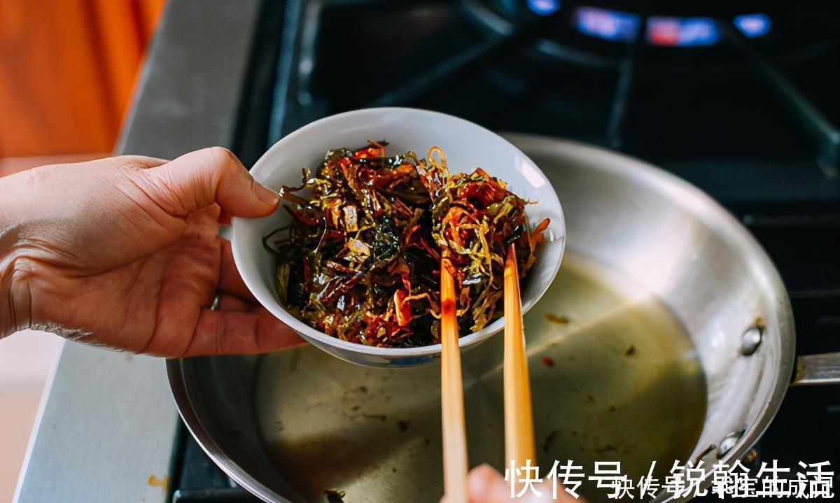 两碗|面条这样做，孩子又多吃了两碗，只要几分钟就能完成，味道真香