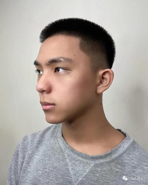 今夏最流行的男士发型趋势，帅掉渣儿了