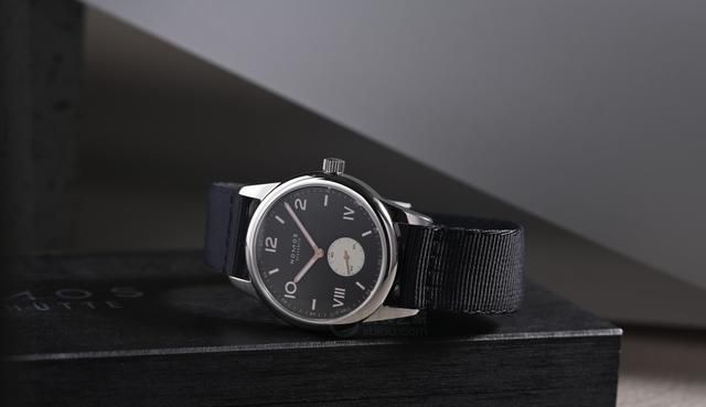 德系|万元级德系腕表标杆：NOMOS Club 738.S4