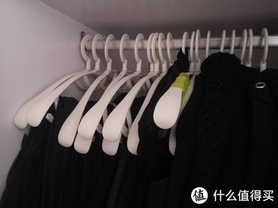 肩部|解决六大痛点!月薪50万收纳师养成记之衣架篇!