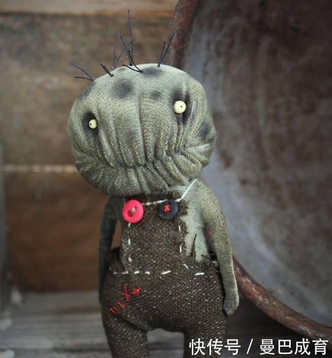 美女&俄罗斯美女手工艺术家和她独特的玩偶们!