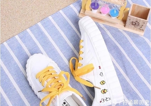 出门逛街,你会选择穿哪双小白鞋,测你的哪点最让男生喜欢?