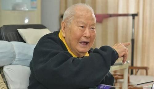 老爷子|109岁老人,骨骼仅59岁,长寿秘诀不是常运动,而是这3件事