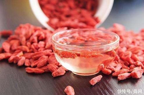 枸杞|枸杞和它“天生一对”,连喝十天,助你排出肝毒