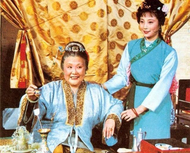 宝钗#红楼梦中高级的“炫富”,黛玉和贾母是代表,宝钗和王熙凤是例外