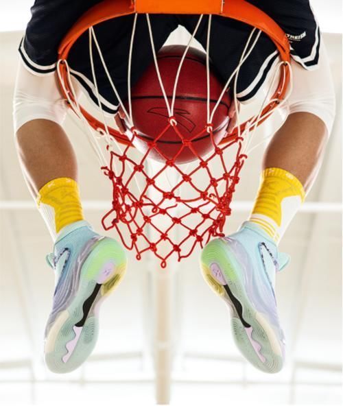 KT6 全新安踏KT6“行云流水”配色正式发售!安踏的配色设计能力让人感到惊讶