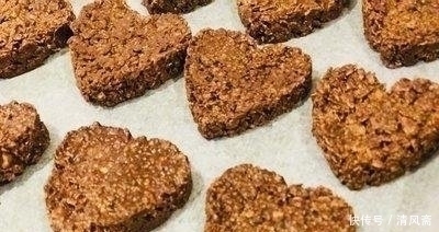 巧克力饼干别再买着吃了,不用水不用油,而且不用烤,在家就能做