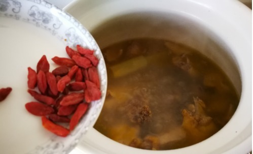 奶奶|80岁奶奶教我煲鸡汤,只需多一步,汤鲜肉嫩,香味扑鼻!