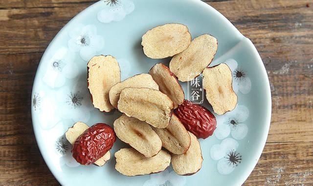 喝出|天冷了,女性要多喝五红汤,每天一碗,补血养血,喝出好气色!