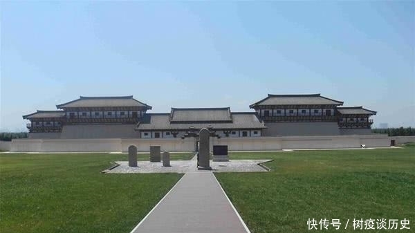 皇帝|丞相抓捕大侠，大侠就灭他全家，皇帝知道后：赏