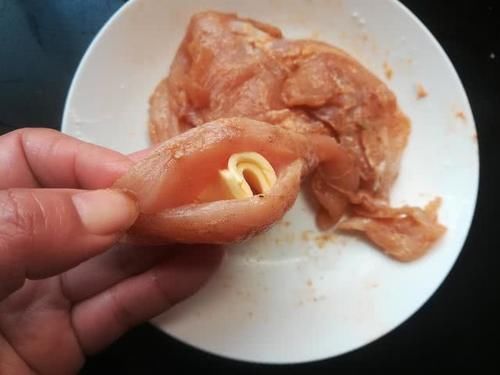 软嫩|烤箱版低油爆浆芝士鸡排,外皮酥脆肉质软嫩,咬一口满满幸福感