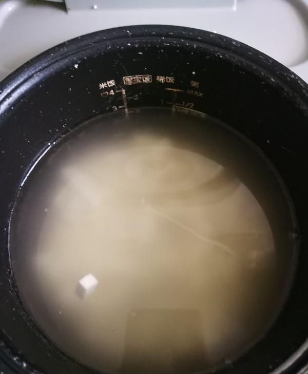 身体|枸杞用处多多,泡茶熬粥都不在话下,营养健康看得见,常食身体好