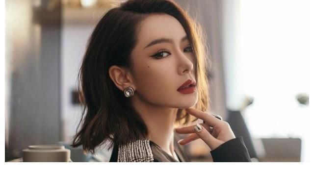 芒果台跨年再现王炸阵容，集结19位哥哥姐姐，六大顶流艺人引关注