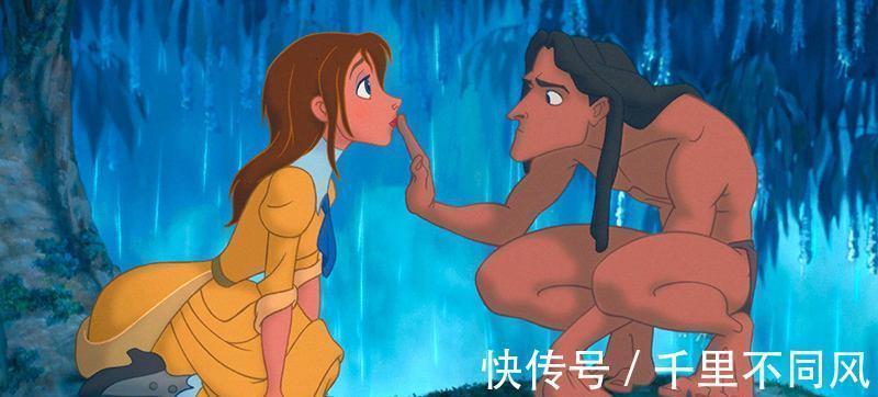 手机壳|前有“玉女手机壳”现有“猩猩手臂抱枕”,晚上睡觉比男友还可靠