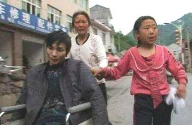 红了14年的《变形记》:本是富人的一场游戏,却毁了王红林一生