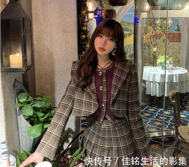 碎花裙 初秋第一件外套,今年流行这4款,谁穿谁美!