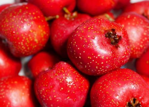  山楂|女性担心自己老的快，不妨常吃3种食物，补血活血、抵抗衰老